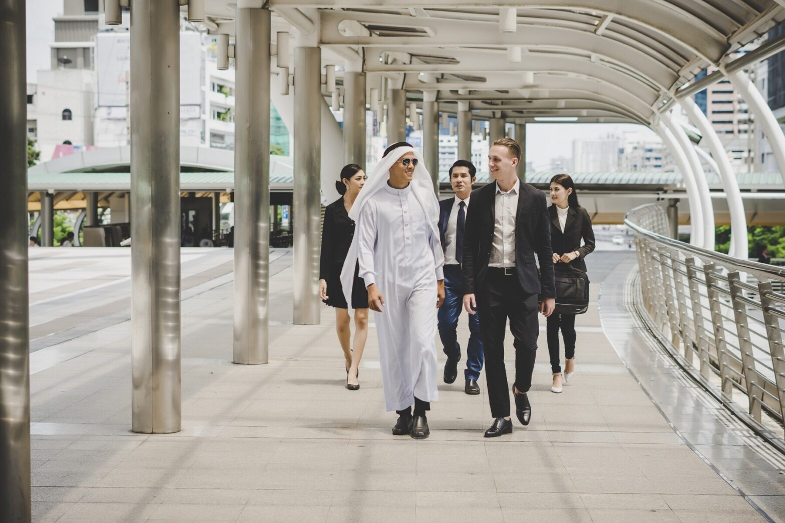 Effortless Glamour What to Wear in Dubai’s Opulent Venues